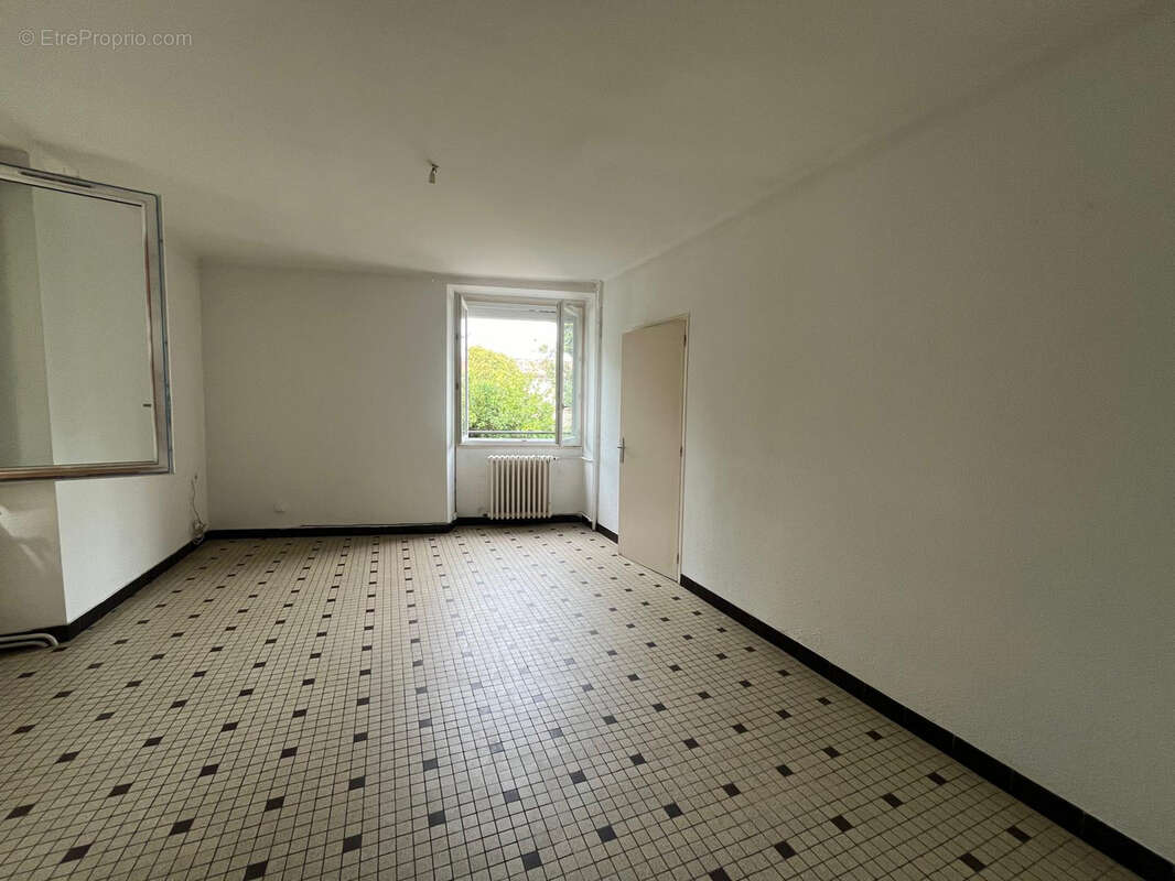 Centre Limoux - Maison T4 avec double garage et cour - photo 2