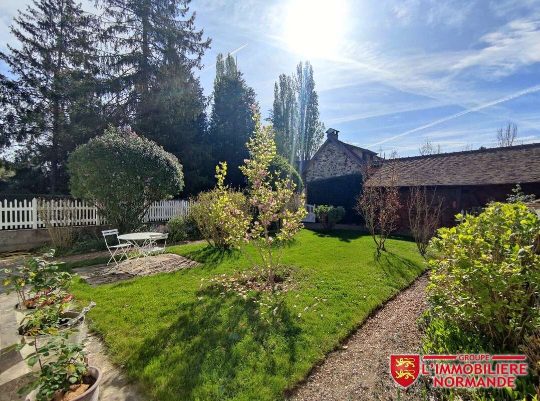 Maison à FONTAINE-SOUS-JOUY