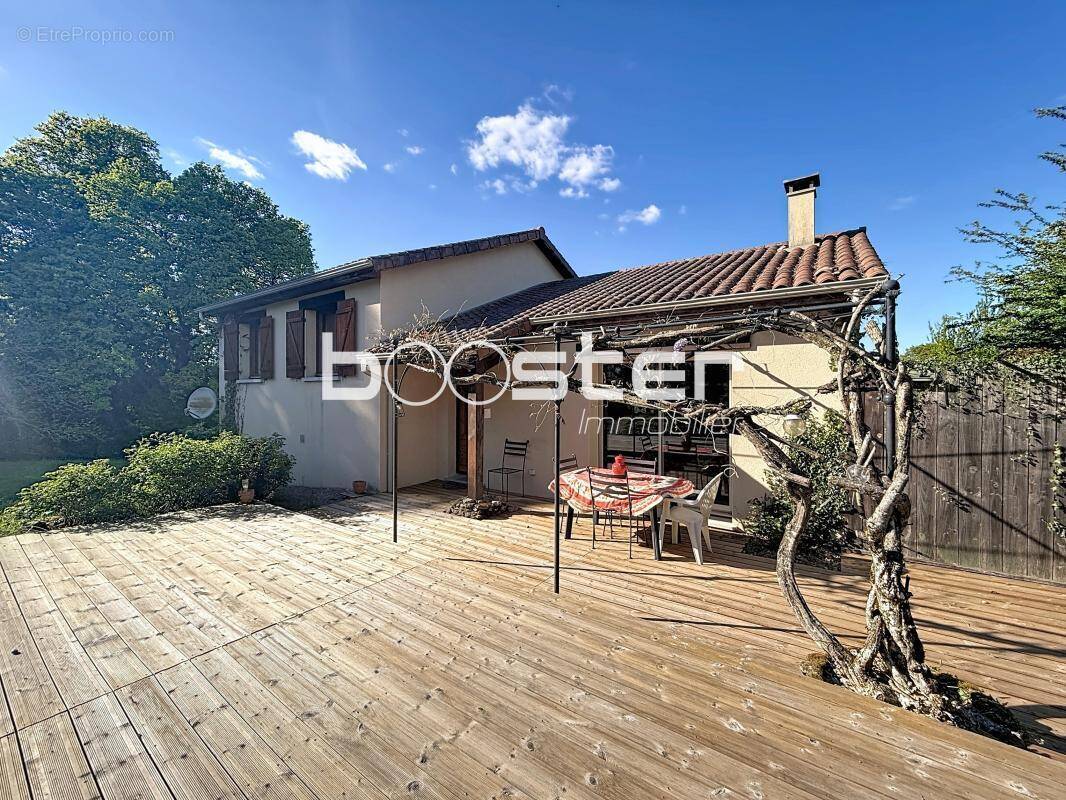 Maison à VERNEUIL-SUR-VIENNE