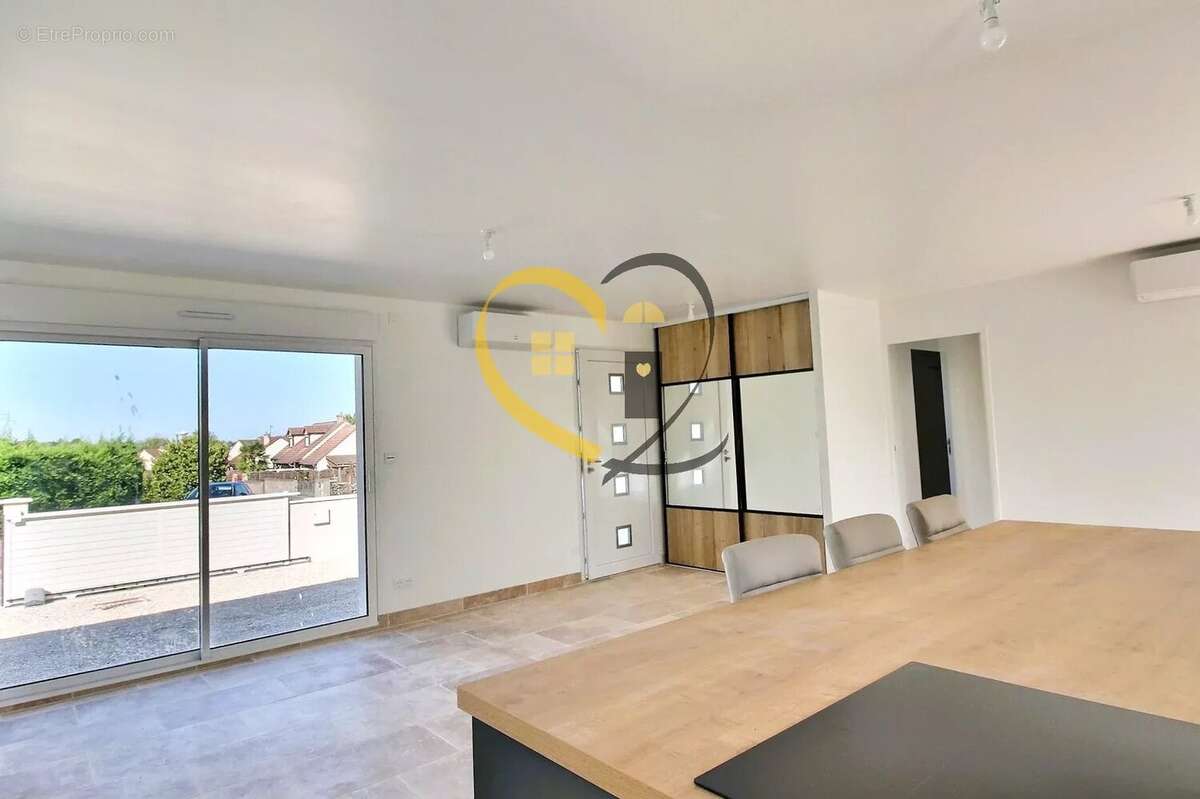 Maison à LA CHAPELLE-SAINT-URSIN