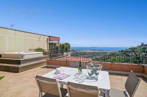 Appartement à MANDELIEU-LA-NAPOULE