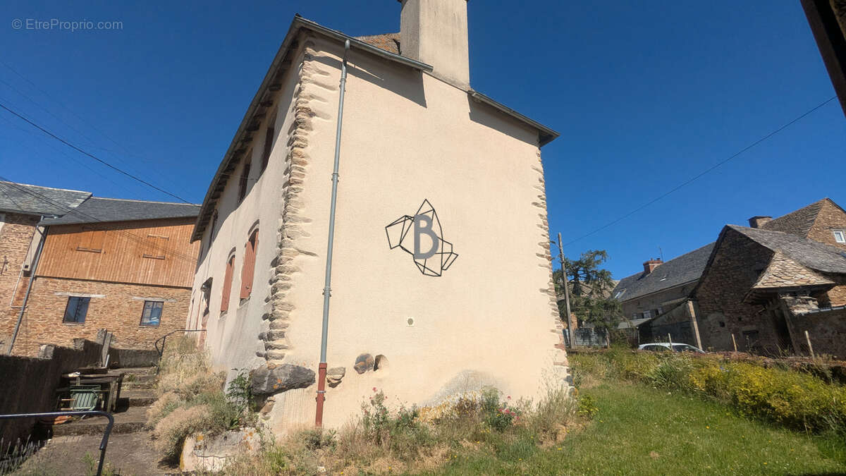 Maison à LUC-LA-PRIMAUBE