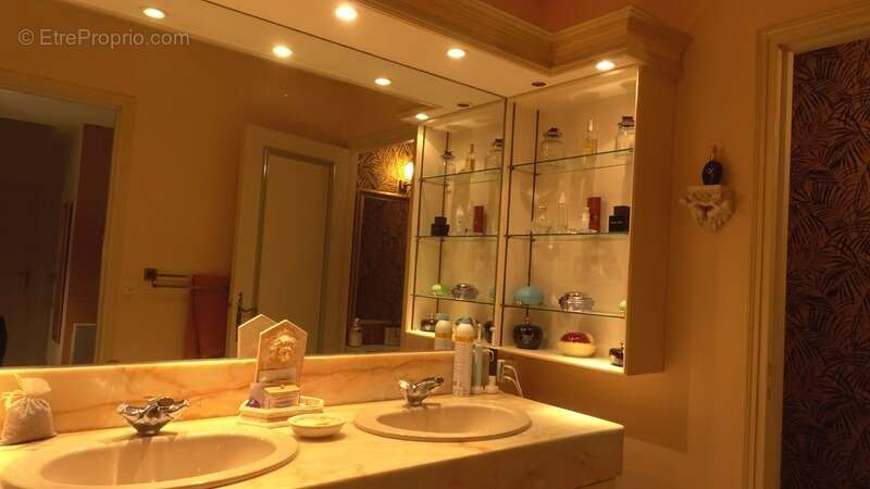 Maison à LILLEBONNE