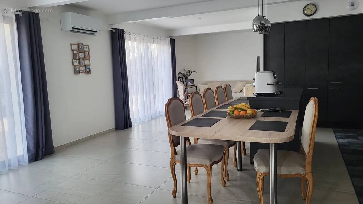 Maison à CRECHES-SUR-SAONE