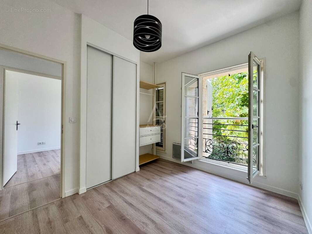 Pierre de taille - 3 chambres - jardin - 2 stationnements et cave - photo 9