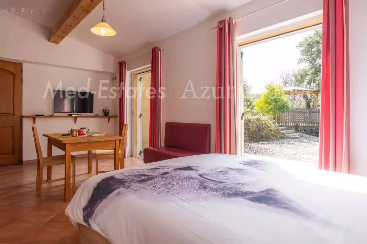 Maison à LA GARDE-FREINET