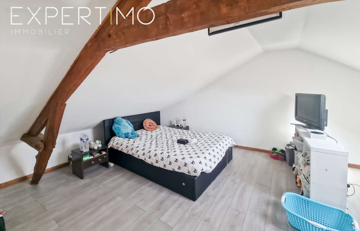 Maison à FEUQUIERES-EN-VIMEU