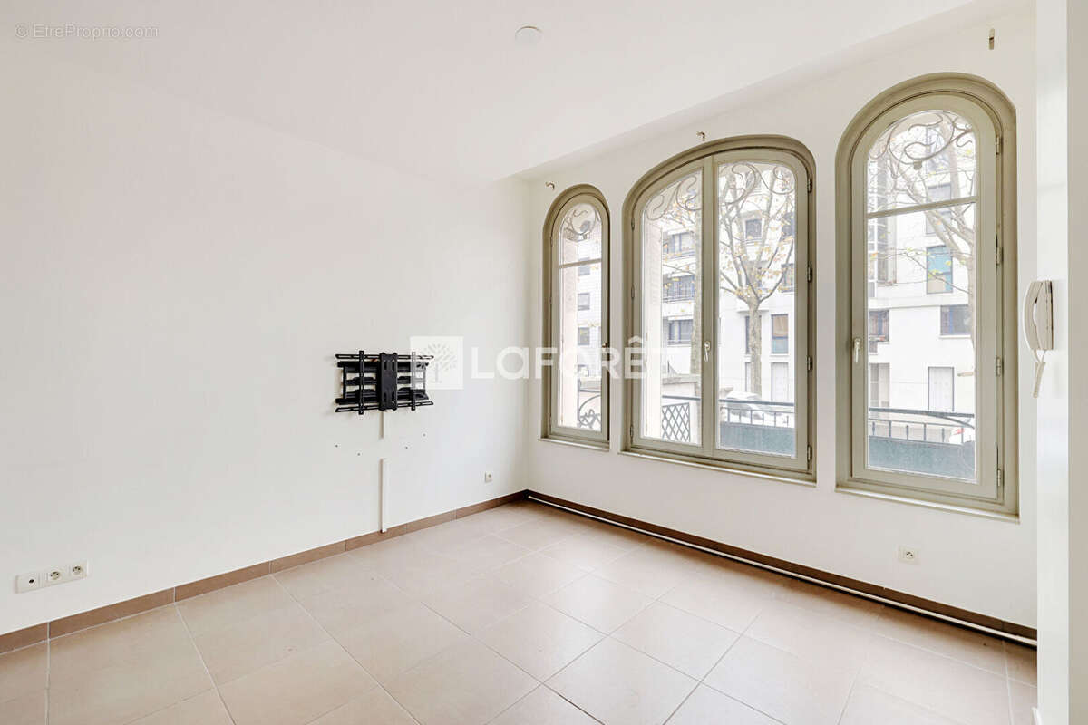 Appartement à PARIS-15E