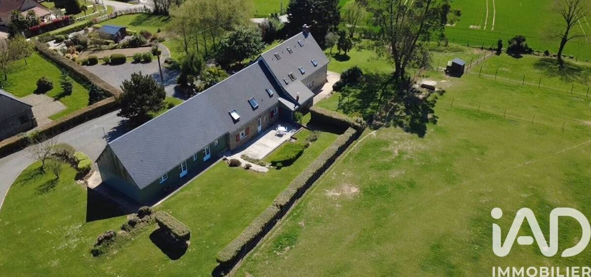 Photo 1 - Maison à ISIGNY-LE-BUAT