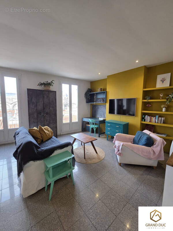 Appartement à MARSEILLE-2E