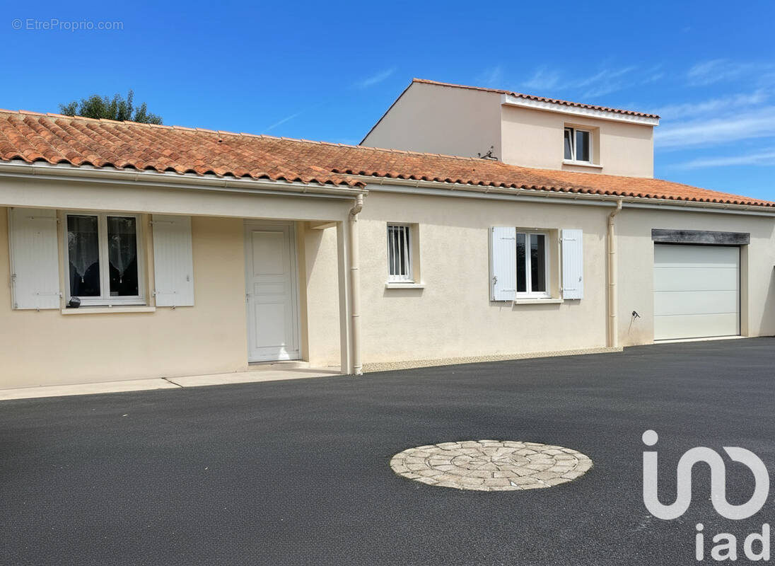 Photo 1 - Maison à LA CLISSE