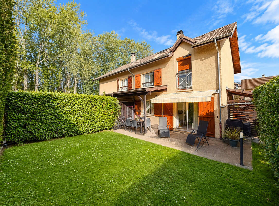 Maison à VILLE-LA-GRAND
