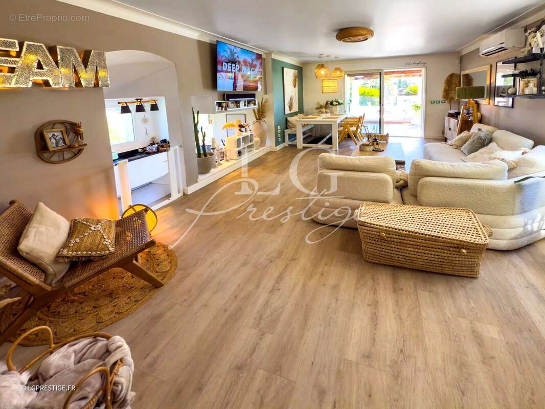 Maison à MANDELIEU-LA-NAPOULE