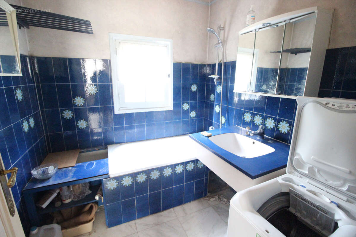 Maison à VARENNES-JARCY