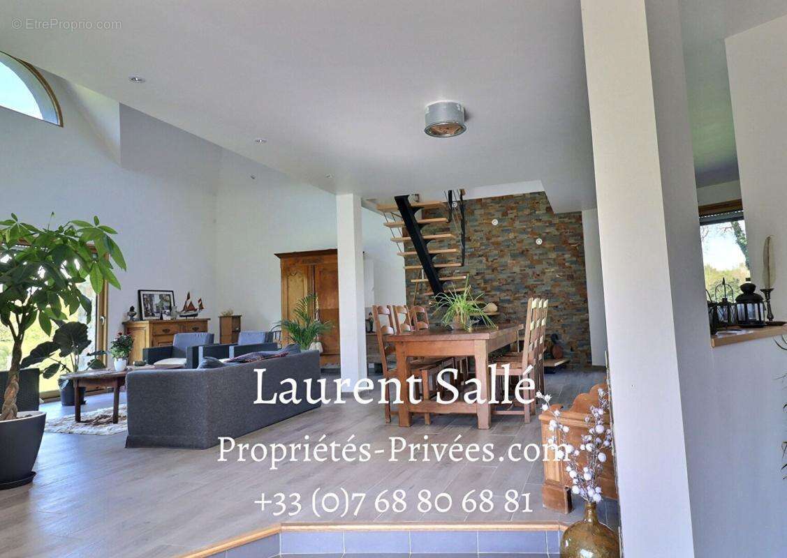 Maison de 220 m2 avec terrain - photo 5