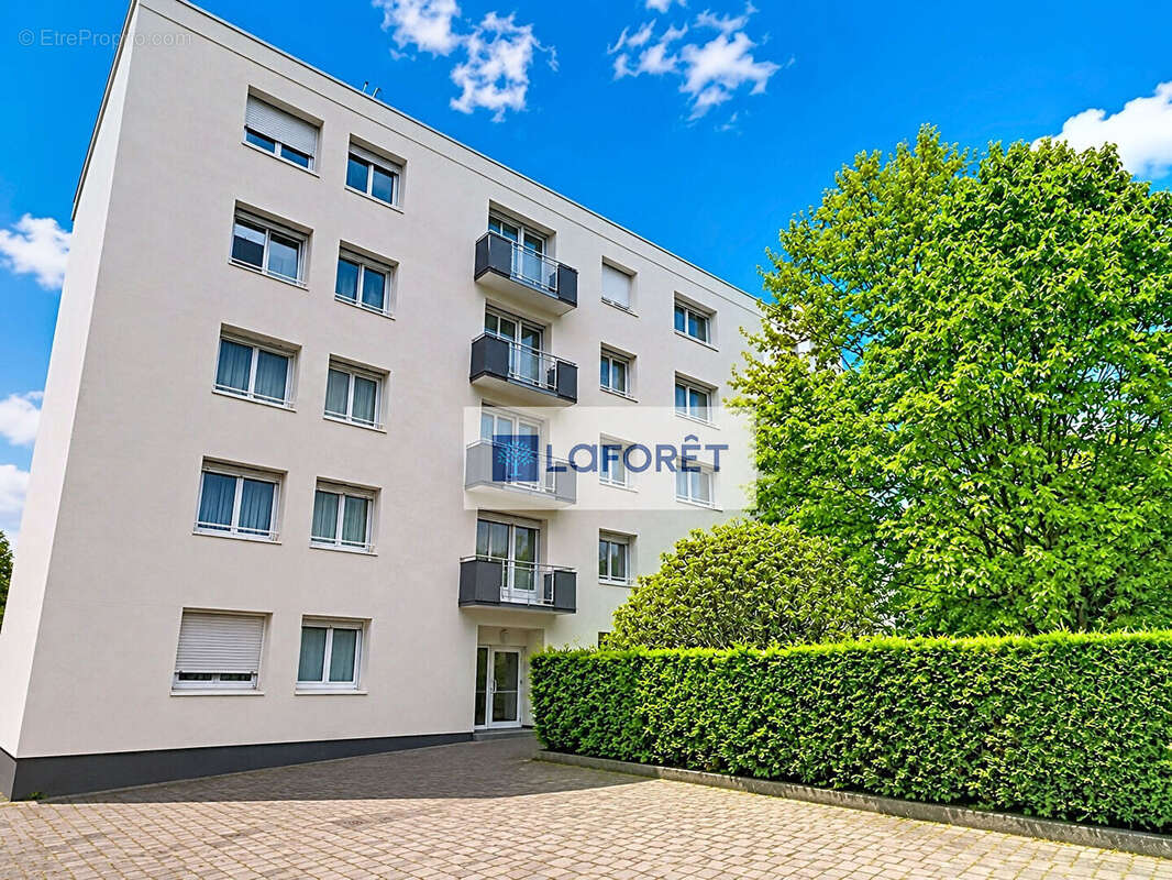 Appartement à SARTROUVILLE