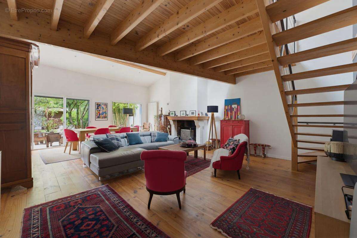Maison de 6 pièces de 176 m² située à Talence - photo 7