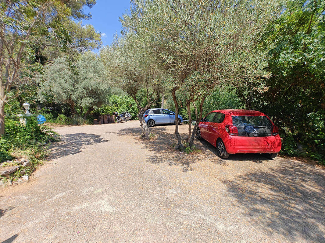 Toulon ouest limite le revest villa de 141 m² sur 3 500 m² de terrain paysagé avec piscine vue dégagée sur le mont faron calme a - photo 10