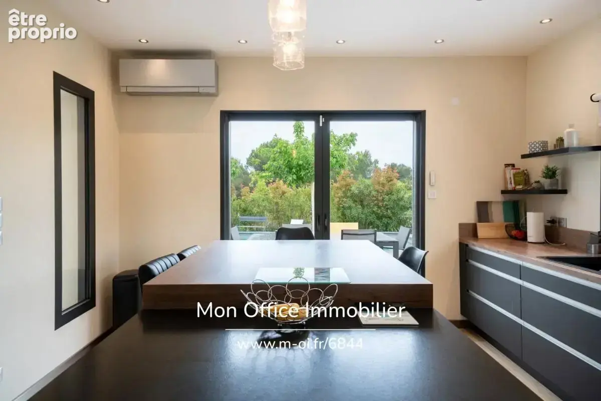 Référence : 6844-AUS. - Maison contemporaine, 4 chambres, Jardin, piscine et garage - Ventabren - photo 12