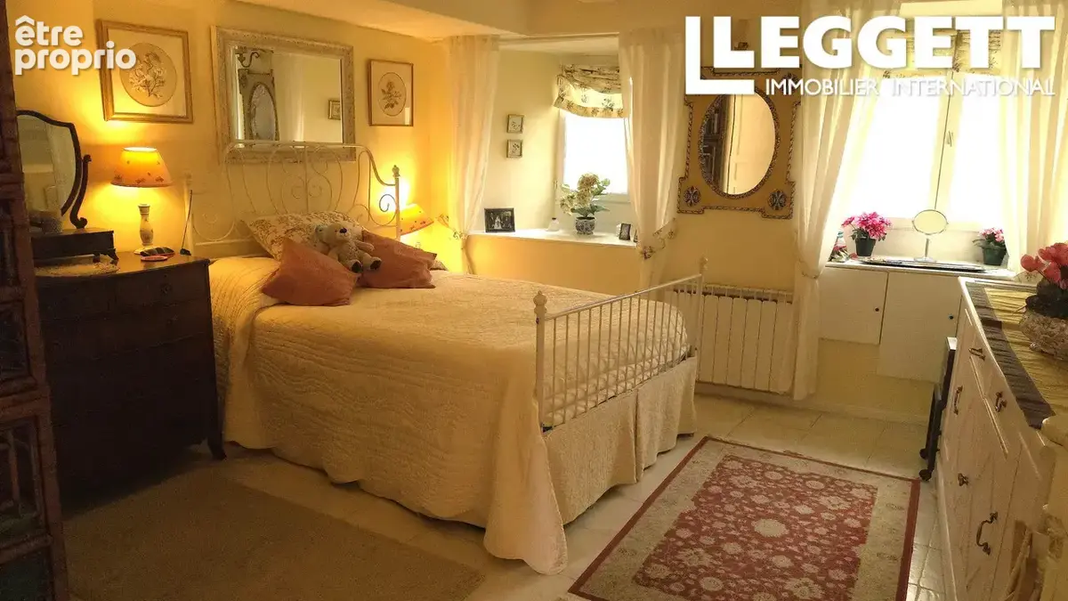 Une charmante maison en pierre avec un jardin secret, une piscine et une vue sur la campagne, située à Arnac - photo 8