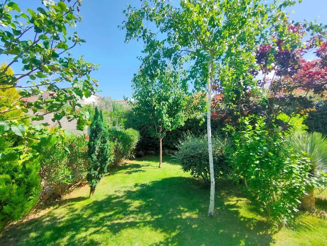 Maison à VEZENOBRES