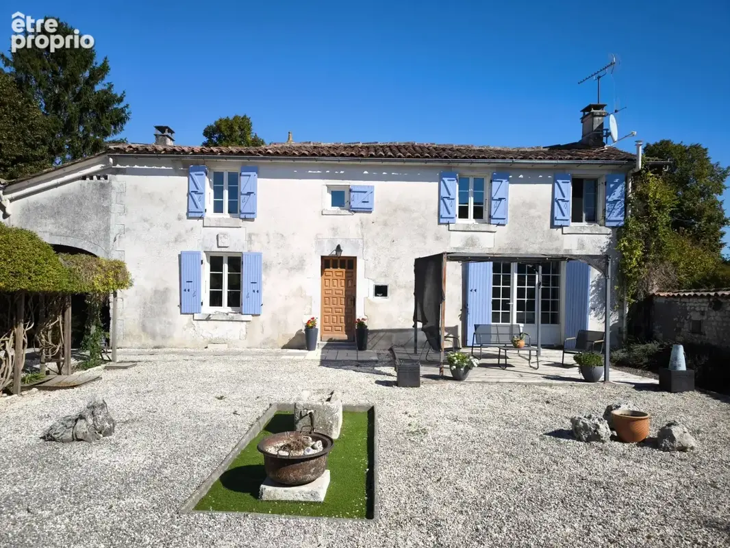 Maison à vendre 6 pièces SEGONZAC (16) - photo 1