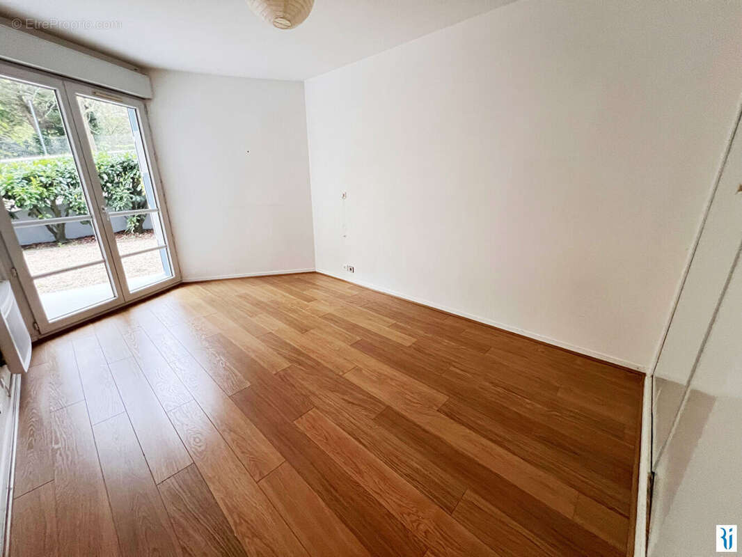 Appartement à MONT-SAINT-AIGNAN