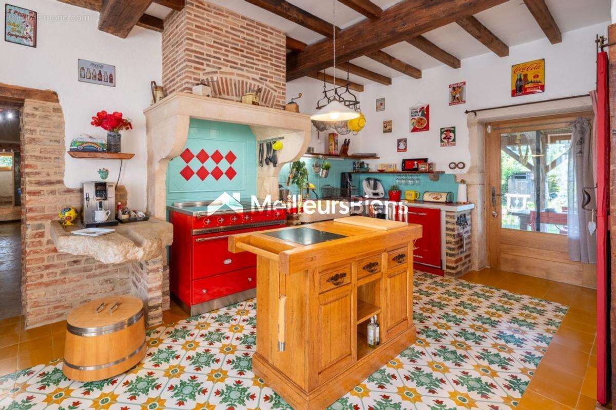 Maison bressane 327m² à Sulignat, terrain 4863m² - photo 11