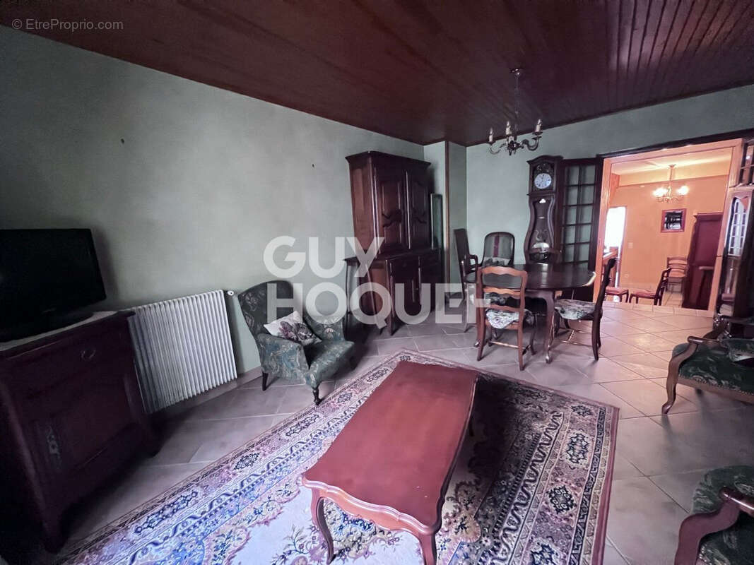 Maison à LA ROCHE-BLANCHE