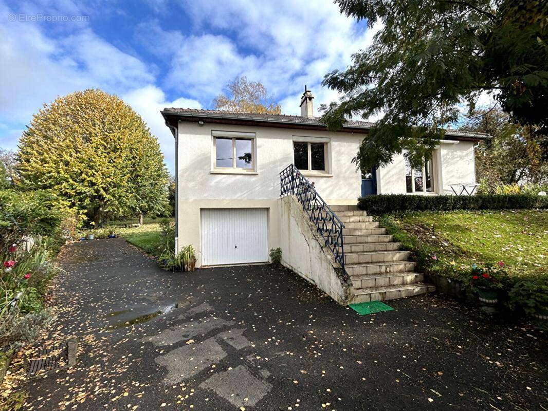 Maison à VARENNES-VAUZELLES