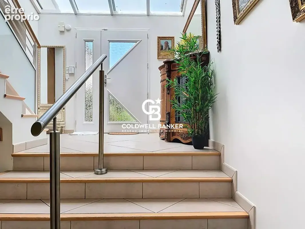 La Roche sur Yon, maison 5 chambres,  avec piscine chauffée et double garage double. - photo 14