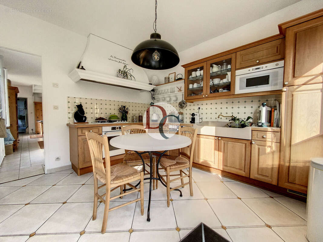 Photo 2 - Maison à FLEURINES