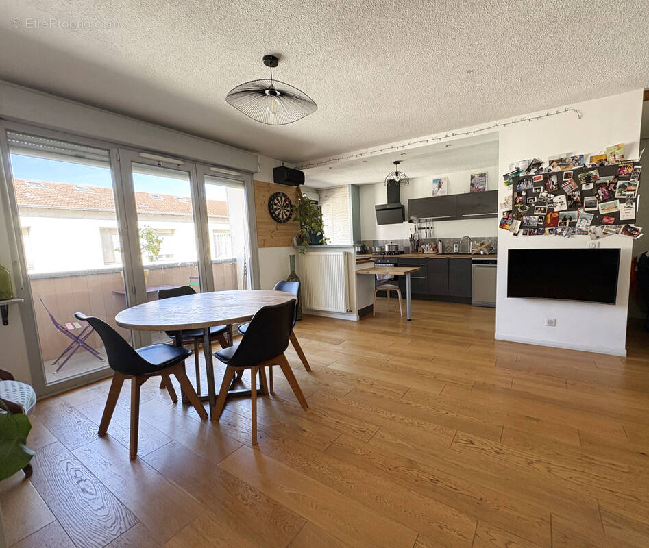 Appartement à OULLINS