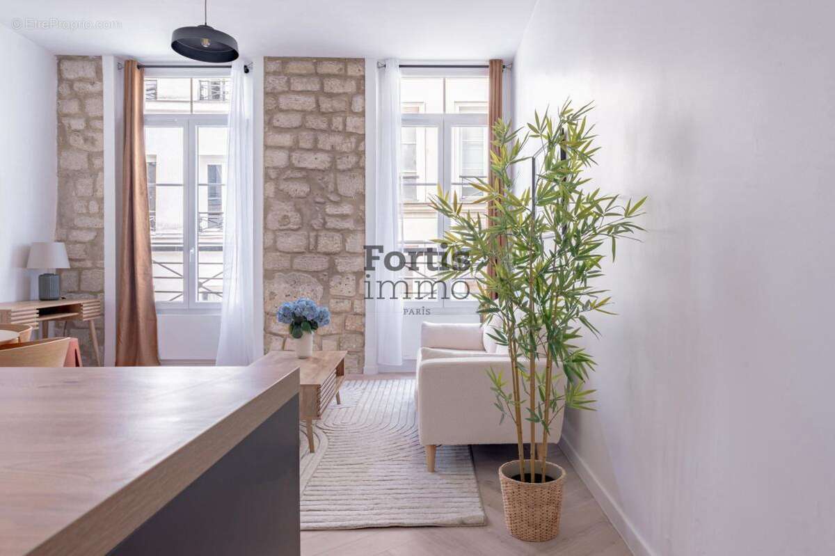 Appartement à PARIS-3E