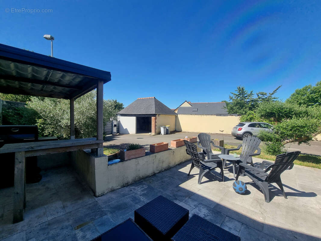 Propriété de caractère en pierre 9 pièces 197m2 hab - BOURGBARRE - photo 3