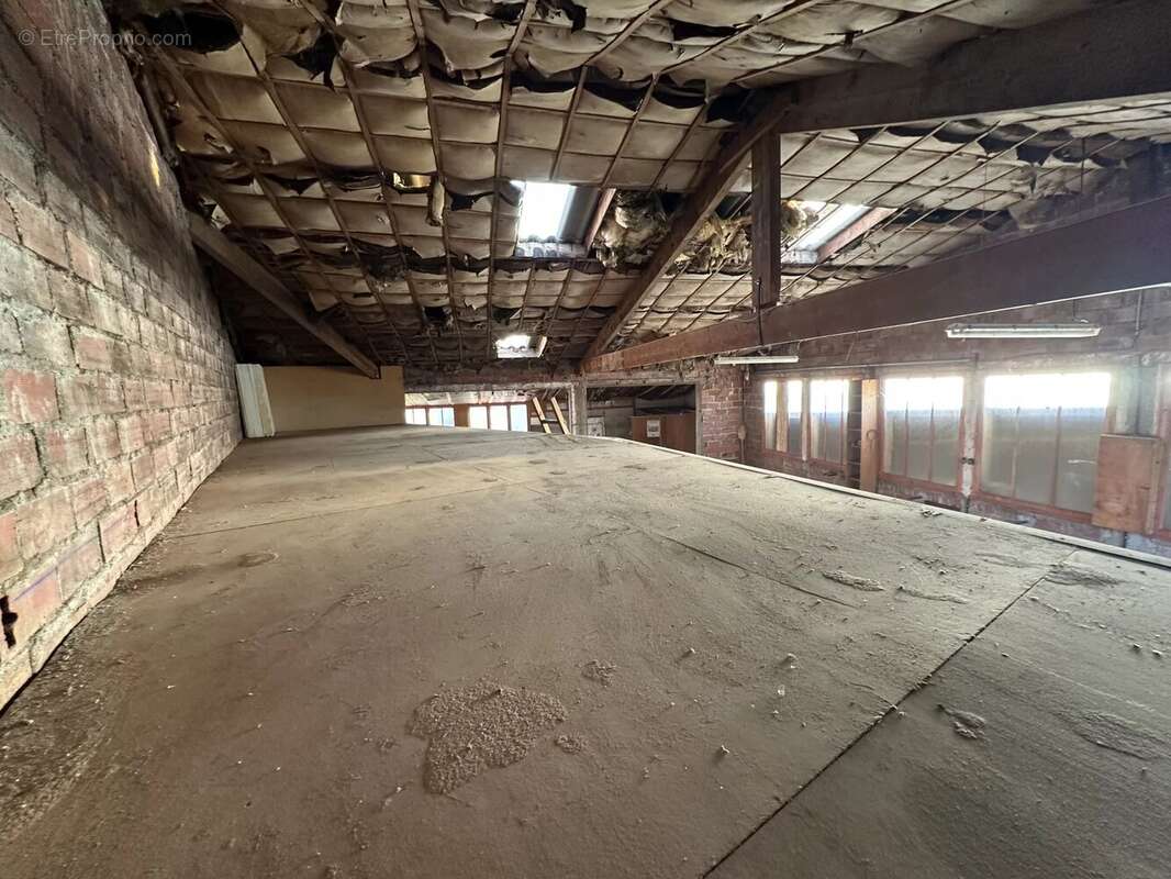 Commerce à LAGARRIGUE