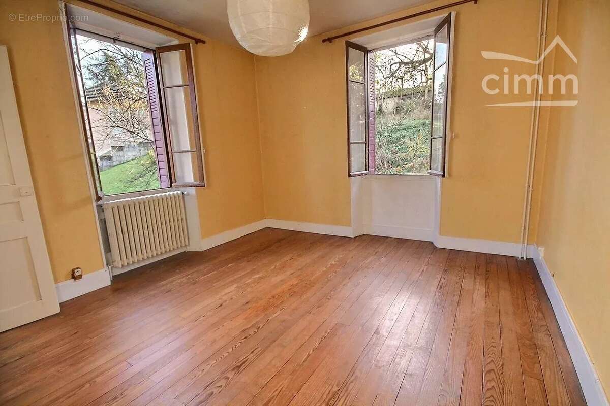 Maison à LA ROCHETTE