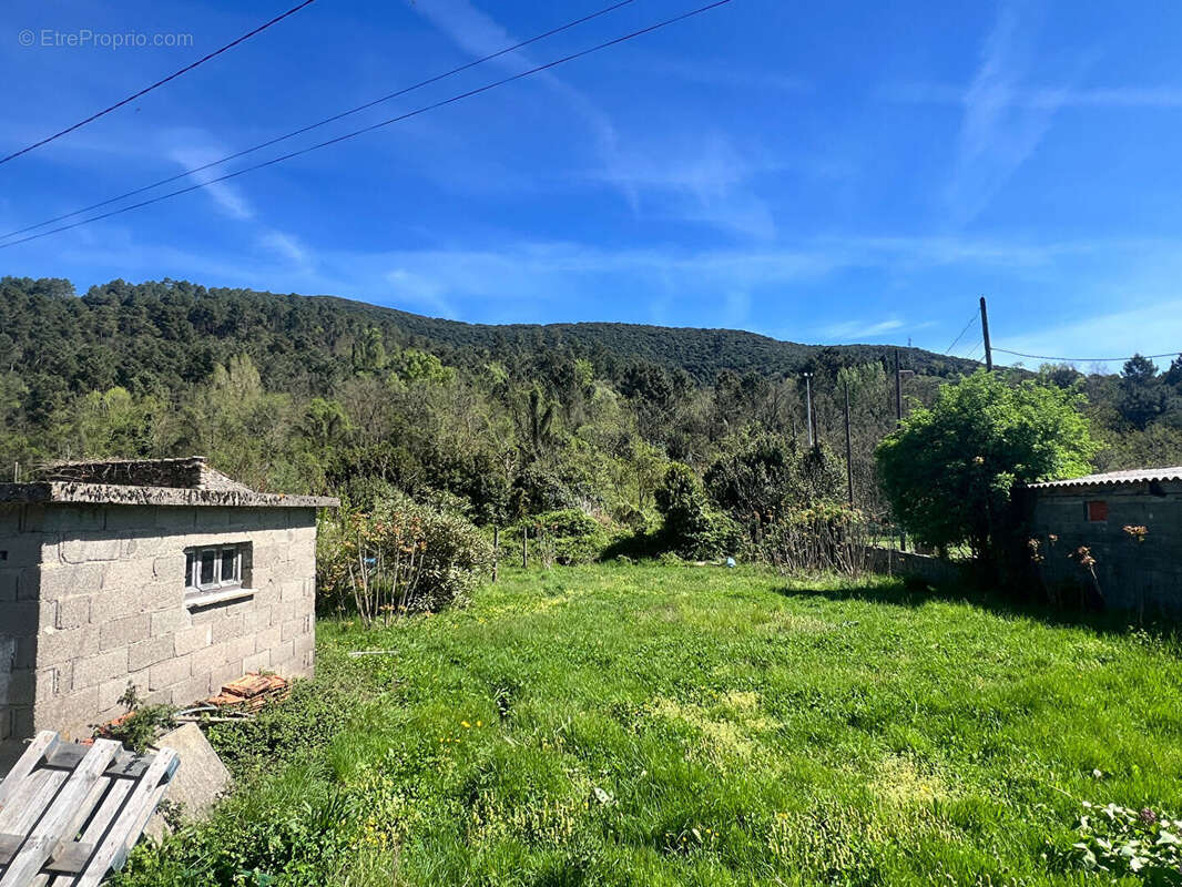 Terrain à LE MARTINET