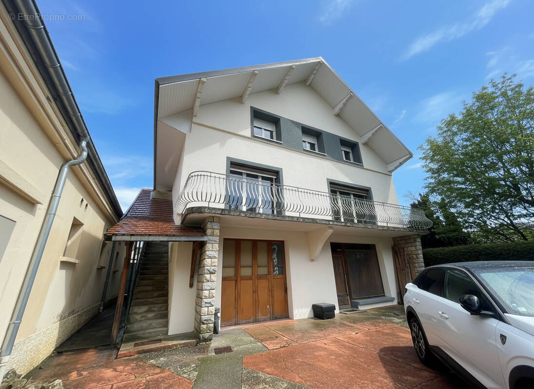 Maison à LEVIER