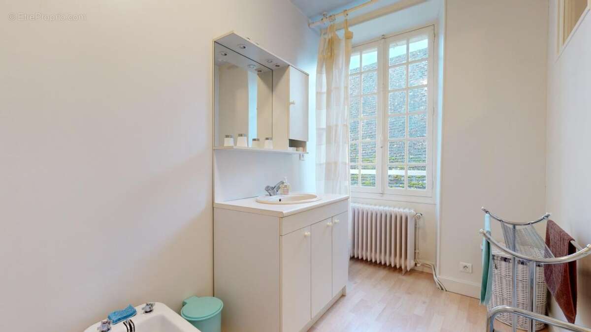 Salle d&#039;eau 2eme - Maison à SIORAC-EN-PERIGORD