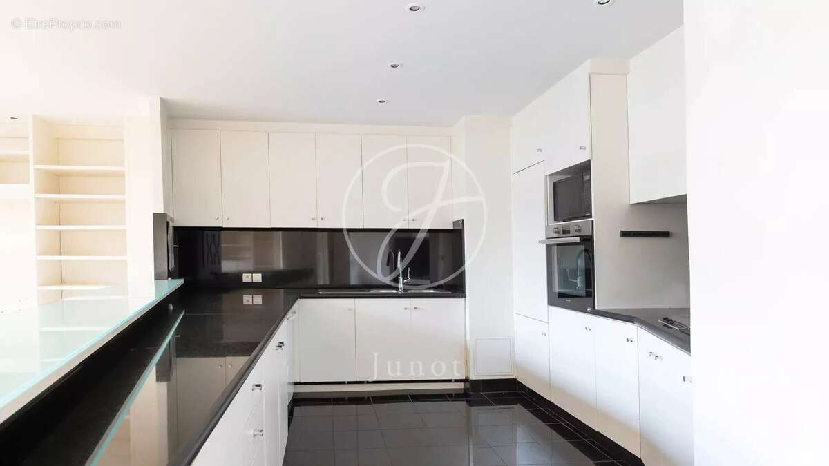 Appartement à PARIS-19E