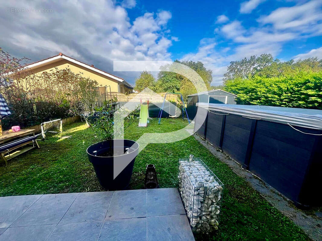 Maison à ORTHEVIELLE