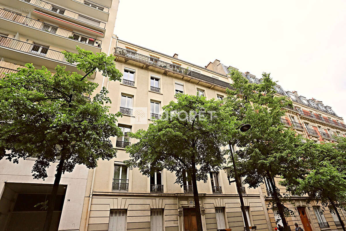 Appartement à PARIS-14E