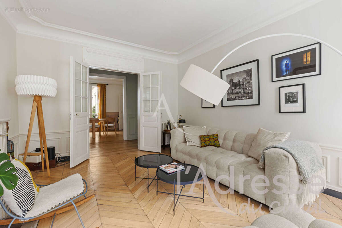 Appartement à PARIS-10E