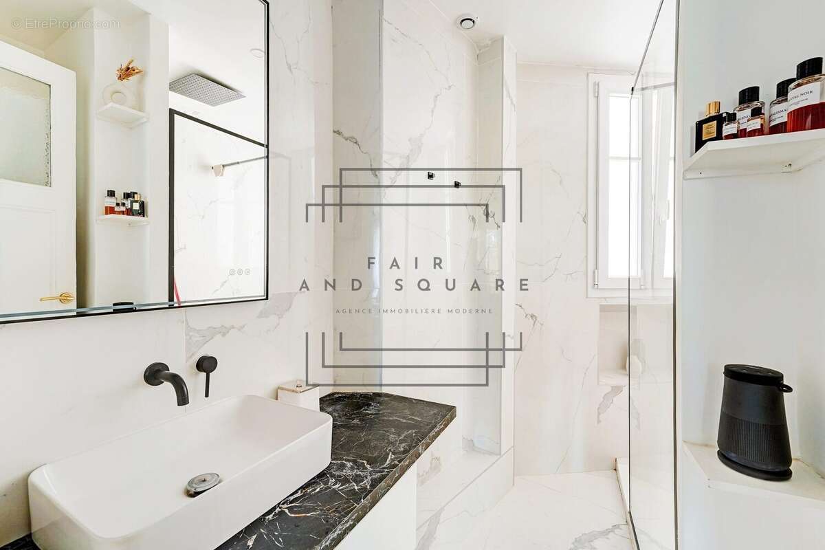 Appartement à PARIS-17E