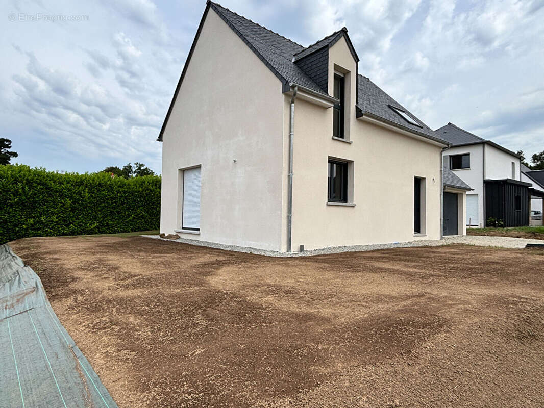 Maison à SAINT-EVARZEC