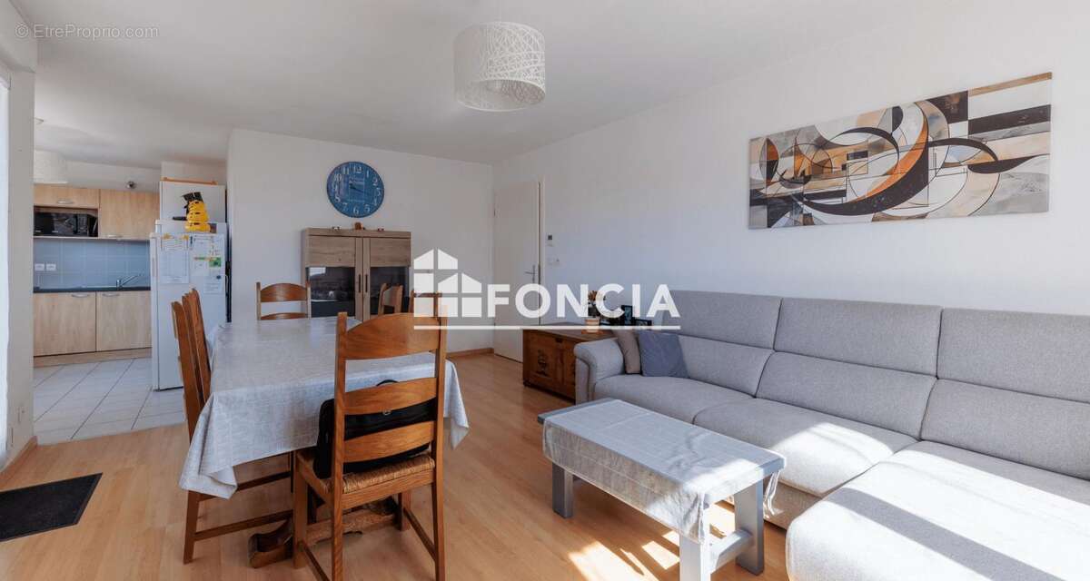 F3 de 72 m² avec terrasse, garage et parking - Résidence calme et sécurisée ! - photo 3