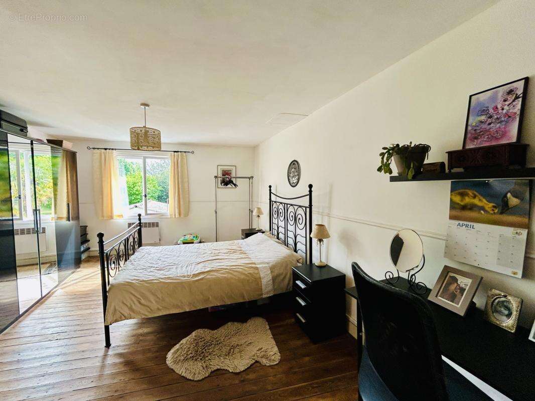 Propriété de Caractère avec Gîte, 6 chambres et Grange à Rén - photo 19