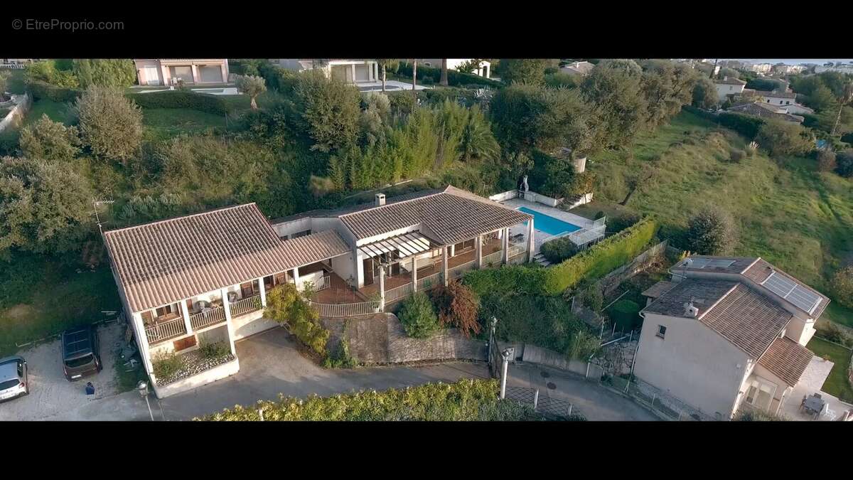 Maison à CAGNES-SUR-MER