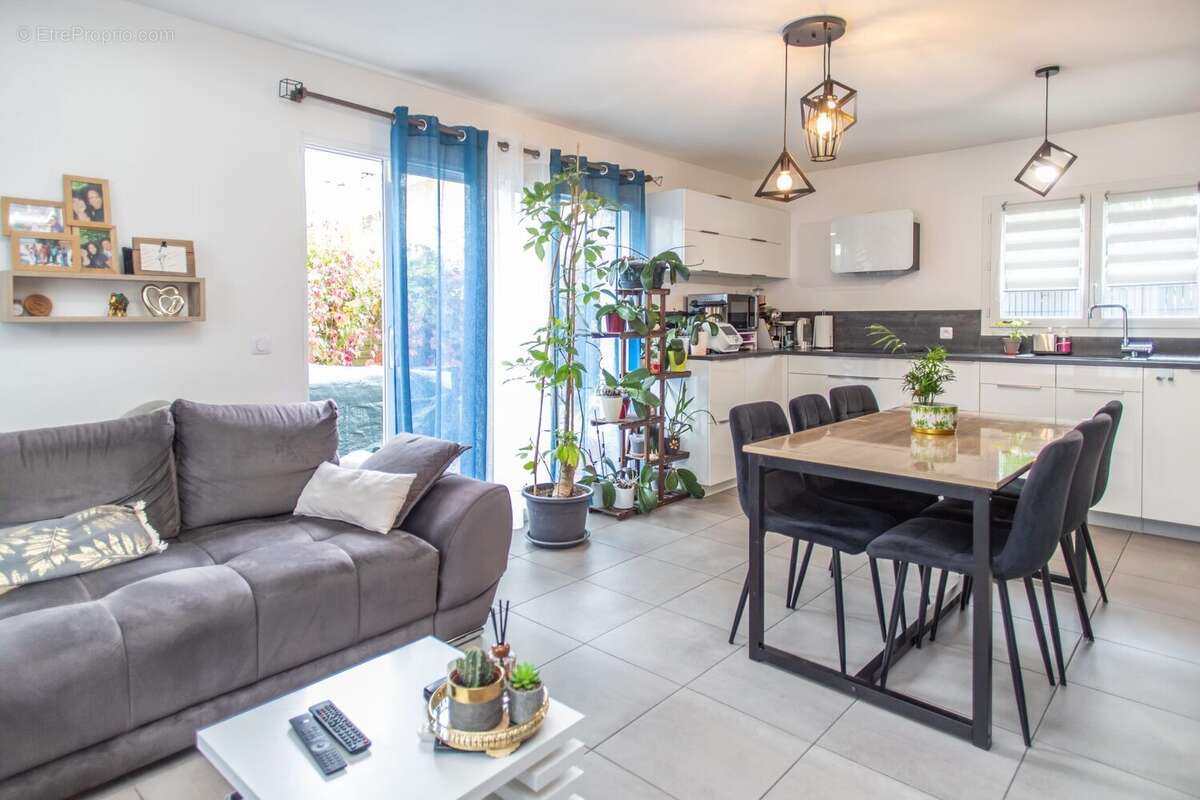 Appartement à DOUVAINE